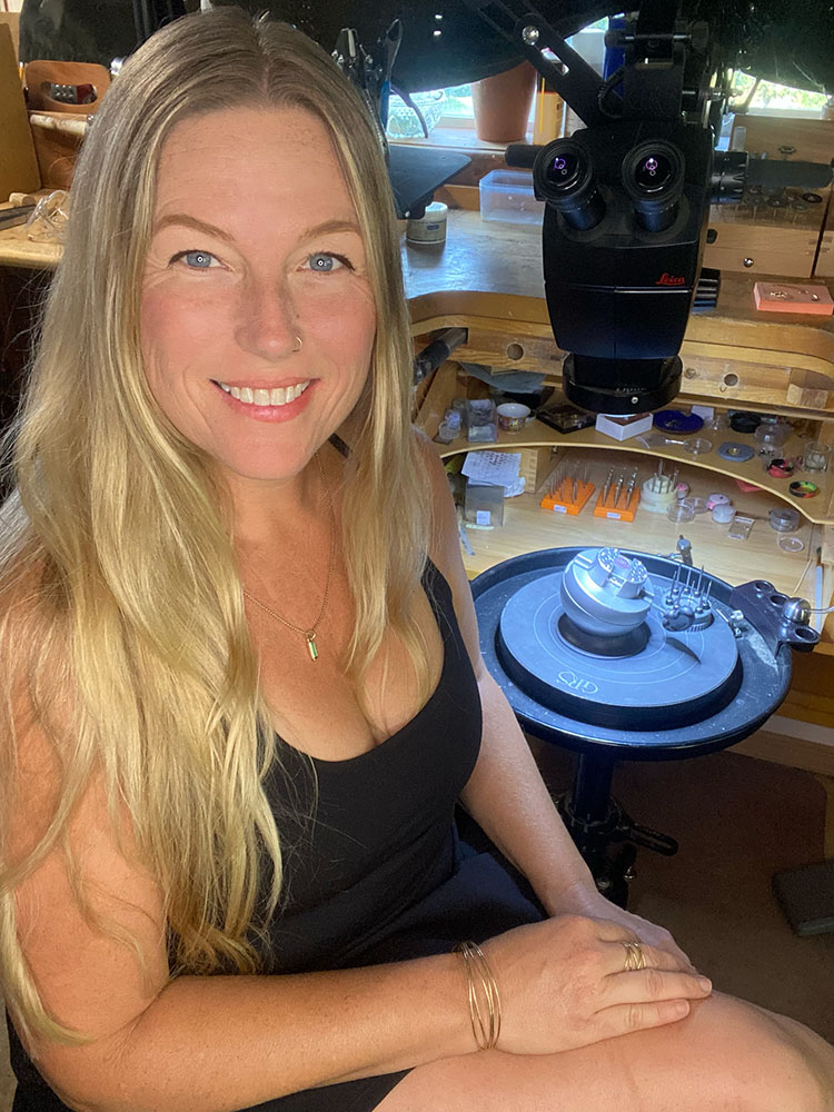 kelly-costin-profile-about